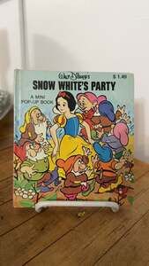 Walt Disney's Snow White's Party, A mini pop up book. 1982